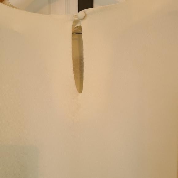 (1121) Estrada Woman's Long Sleeve Blouse,  Size: 24 Color: Cream - Picture 9 of 13